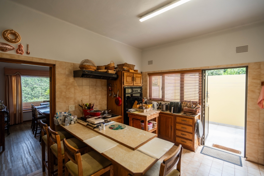 7 Bedroom Property for Sale in West Beach Eastern Cape